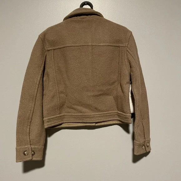 Wilfred Tan Utility Jacket with Versatile Design - Picture 2 of 6